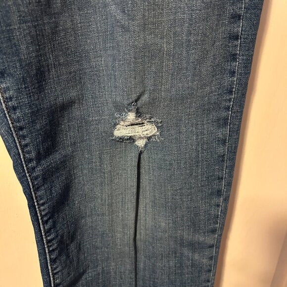 Levi's Boyfriend Cropped Distressed Jeans Size 16W - Picture 5 of 9